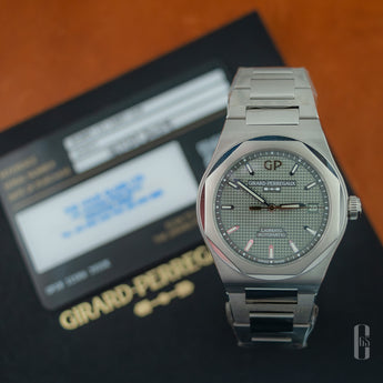 Girard-Perregaux Laureato Sage Green set